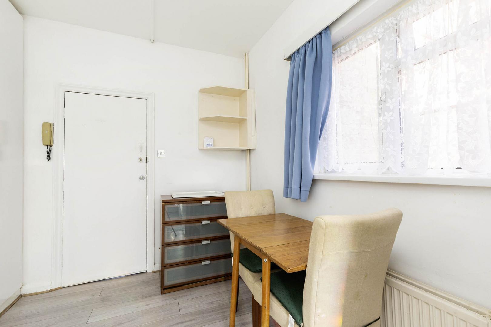 			Studio Apartment, 1 bath, 1 reception Apartment			 Ash Grove, Cricklewood (Inclusive of Council tax, Gas+ Water)